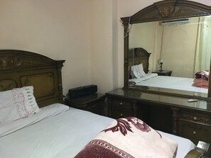 2 bedrooms, in-room safe, desk, soundproofing