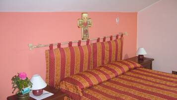 1 bedroom, iron/ironing board, cribs/infant beds, free WiFi