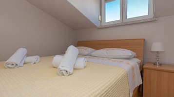 2 slaapkamers, een kluis op de kamer, reisbedje, wifi