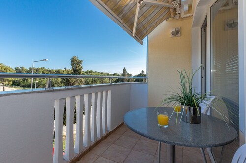 Apartments Dalmata with beautiful sea view, large terrace, fully equipped