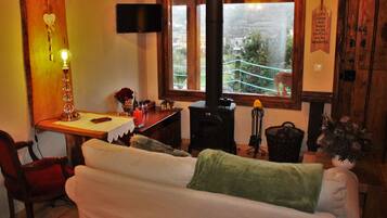 Télévision, cheminée