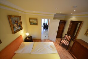 1 Schlafzimmer, Bügeleisen/Bügelbrett