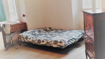 1 chambre, fer et planche à repasser, accès Internet, draps fournis