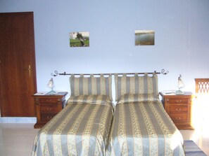 1 chambre, fer et planche Ă repasser, Wi-Fi, draps fournis