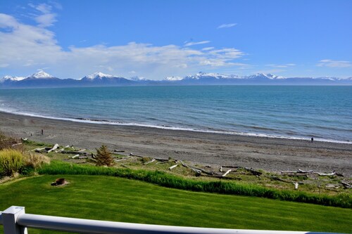 Bluffview Lodge - Oceanview, Located in the heart of Old Town - Stunning Views
