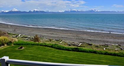 Bluffview Lodge - Oceanview, Located in the heart of Old Town - Stunning Views