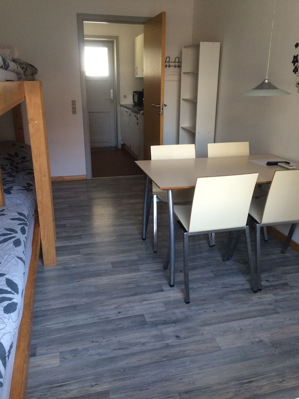 Basic Shared Dormitory, Kitchen | Rollaway beds, free WiFi, wheelchair access - Bopladsen Jyndevad - Hostel (Tinglev)