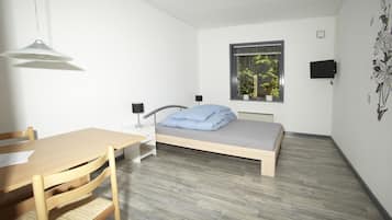 Basic-Doppelzimmer, Küche | Zustellbetten, kostenloses WLAN, Rollstuhlgeeignet