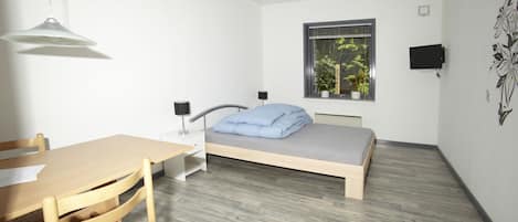 Rollaway beds, free WiFi, wheelchair access