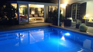 Piscine extérieure, piscine chauffée