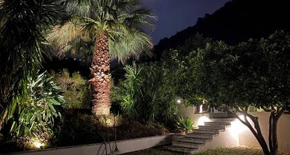 Villa Oceri-Casa Magnolia, ancient farmhouse, only 1500 meters from the sea