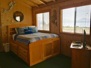 1 bedroom, Internet - Tiny Mermaid House in the Heart of Old Town at Bishops Beach in Homer (Homer)