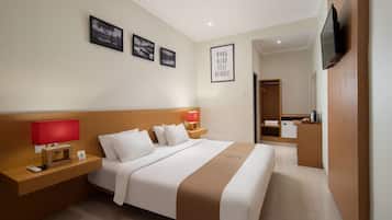 Minibar, desk, soundproofing, free WiFi