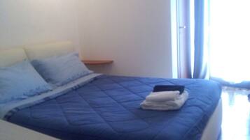 1 camera, ferro/asse da stiro, culla da viaggio, accesso a Internet