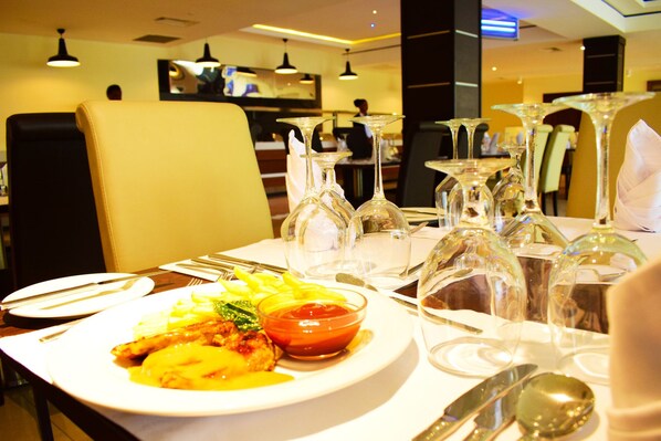 Tägliches inbegriffenes kontinentales Frühstück