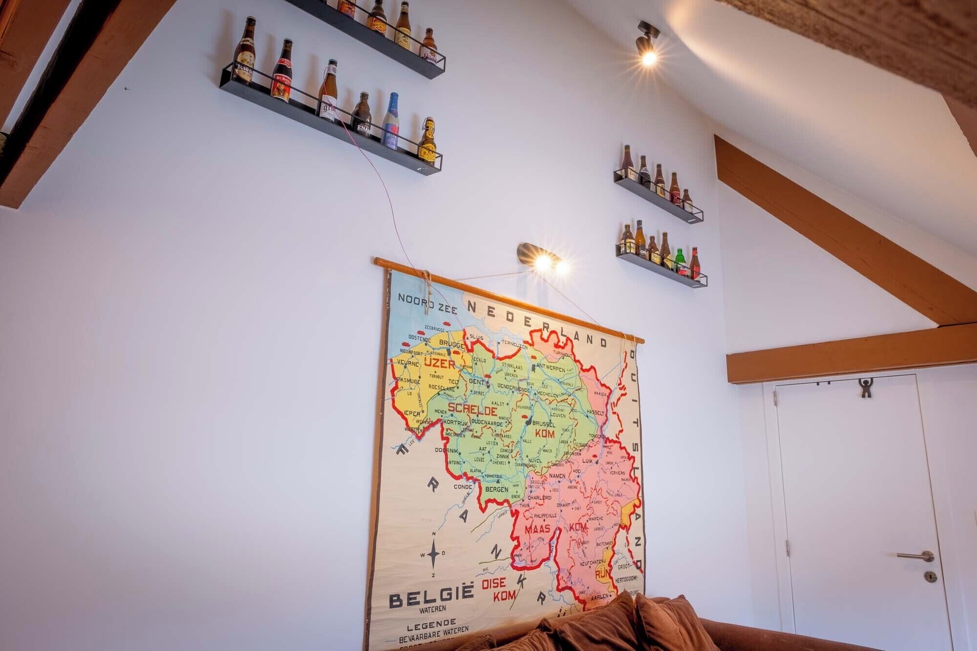 Hopper Room | Down duvets, individually furnished, desk, laptop workspace