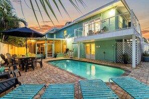 A heated pool - Plumbago | Prime Location in Siesta Key Village w/ Heated Pool, Walk to Beach! (Siesta Key)