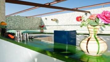 Bar (in der Unterkunft)