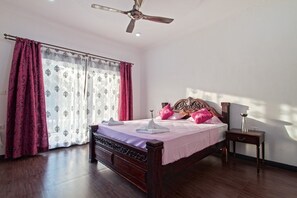 7 bedrooms, in-room safe, iron/ironing board, free WiFi - Phase 10 - 7BHK located Adventure Street, Your Home Away from Home (Calangute)