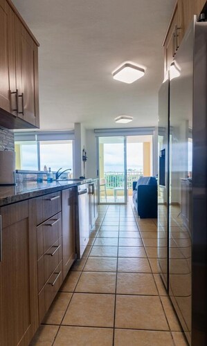 Luxuswohnung mit Pool und spektakulärem Meerblick