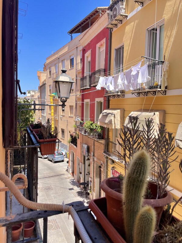 Property grounds - Lovely studio apartment in the historical center of Cagliari (Cagliari)