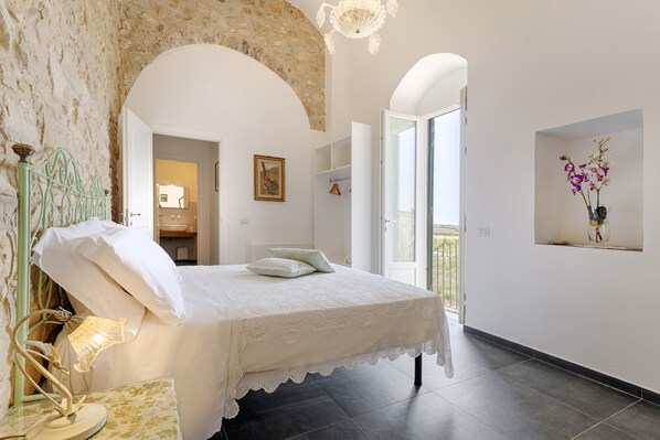 3 bedrooms, iron/ironing board, travel cot, free WiFi