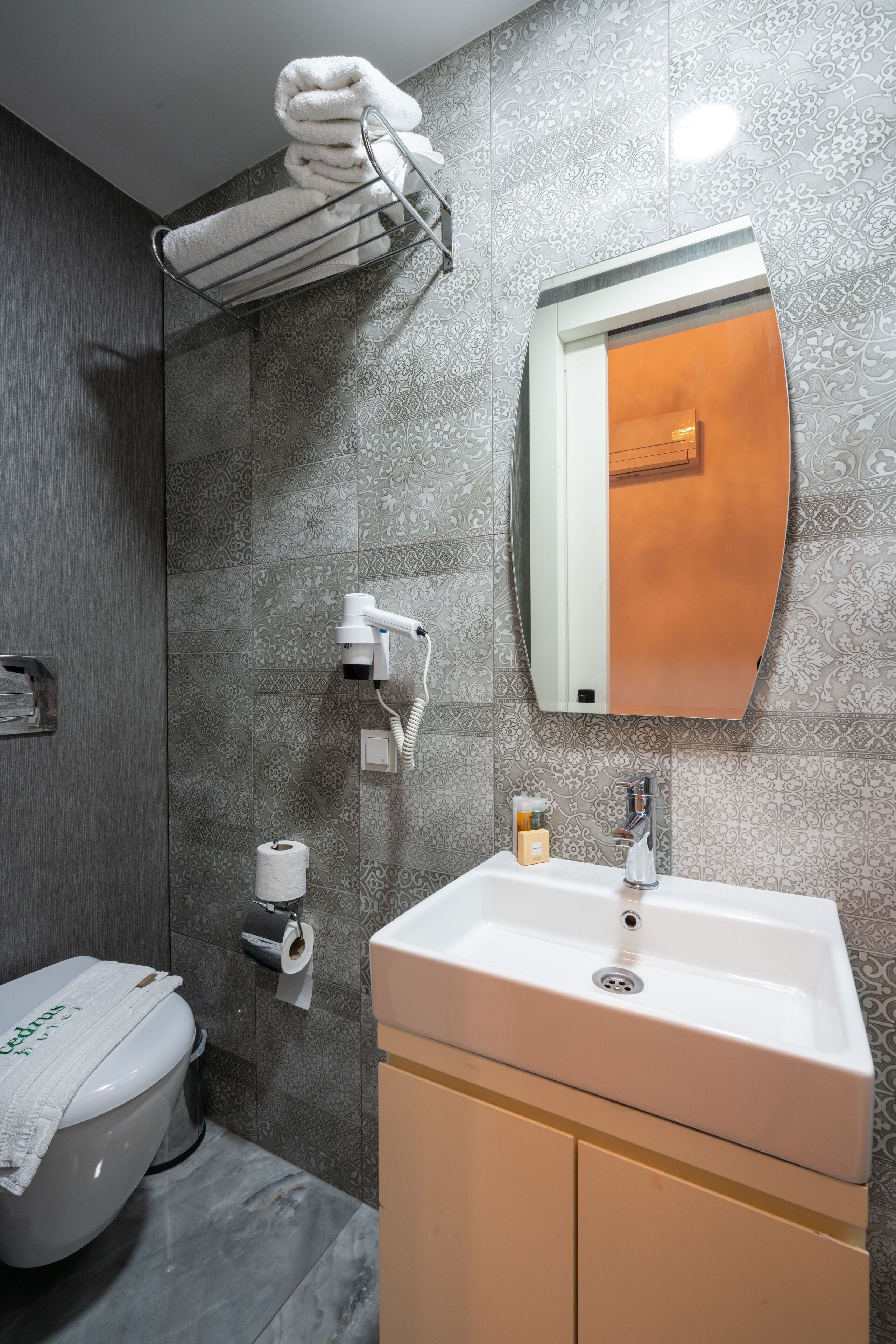Photo - Cedrus Hotel