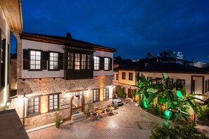 Front of property - Cedrus Hotel (Antalya)