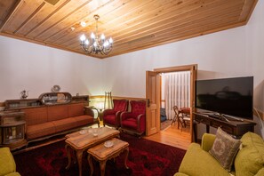 Family Apartment | Living area | LCD TV - Cedrus Hotel (Antalya)