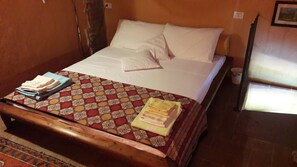 1 bedroom, iron/ironing board, WiFi, bed sheets - RUSTIC FOR YOUNG COUPLE LOOKING FOR RELAX (Lucca)