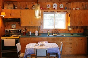 Fridge, microwave, oven, stovetop - Enjoy Sunset views on tranquil Dexter Pond (Winthrop)