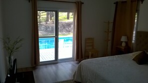 3 chambres, fer et planche à repasser, Wi-Fi gratuit, draps fournis