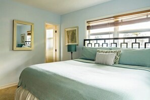 2 slaapkamers, een bureau, een strijkplank/strijkijzer, gratis wifi