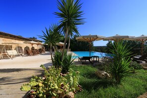 Outdoor pool - Lodge Ponente 4 / 5p with kitchen, in Masseria with shared swimming pool in Salento (Presicce)