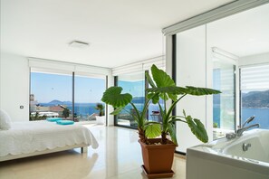 4 Schlafzimmer, Bügeleisen/Bügelbrett, Reisekinderbett, kostenloses WLAN
