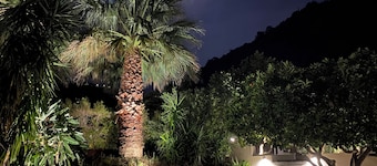 Villa Oceri, 900 metrin pÀÀssÀ merestÀ, muinainen maalaistalo