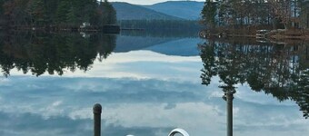 6 BR Squam Lake hjem, tennisbane, Mtn Views, Massive Dock Area