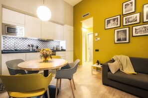 Interior - TOP CLASS 1 BDR NEW | Terrace | Metro | Wifi | Elevator | Bike room | Sleeps 2 (Barcelona)
