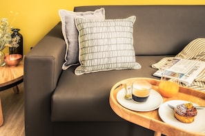 Interior - TOP CLASS 1 BDR NEW | Terrace | Metro | Wifi | Elevator | Bike room | Sleeps 2 (Barcelona)