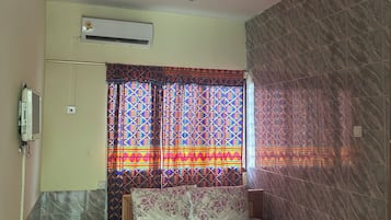 1 habitación, tabla de planchar con plancha y wifi gratis