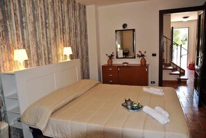 3 bedrooms, iron/ironing board, free WiFi, bed sheets - VILLA CYCAS relaxation between sea and nature (Itri)