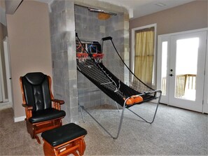 Games room - Ridgetop Landing by Carolina Properties - Lake Access, Pet Friendly, Great Views (Lake Lure)