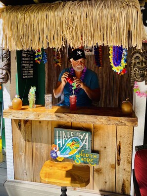 Bar (on property) - 2 cabins for the price of one and Starlink wifi. (Washougal)