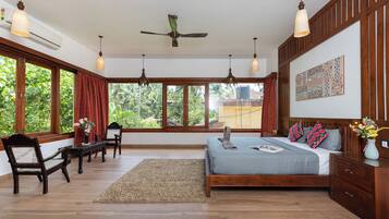 4 bedrooms, in-room safe, iron/ironing board, free WiFi