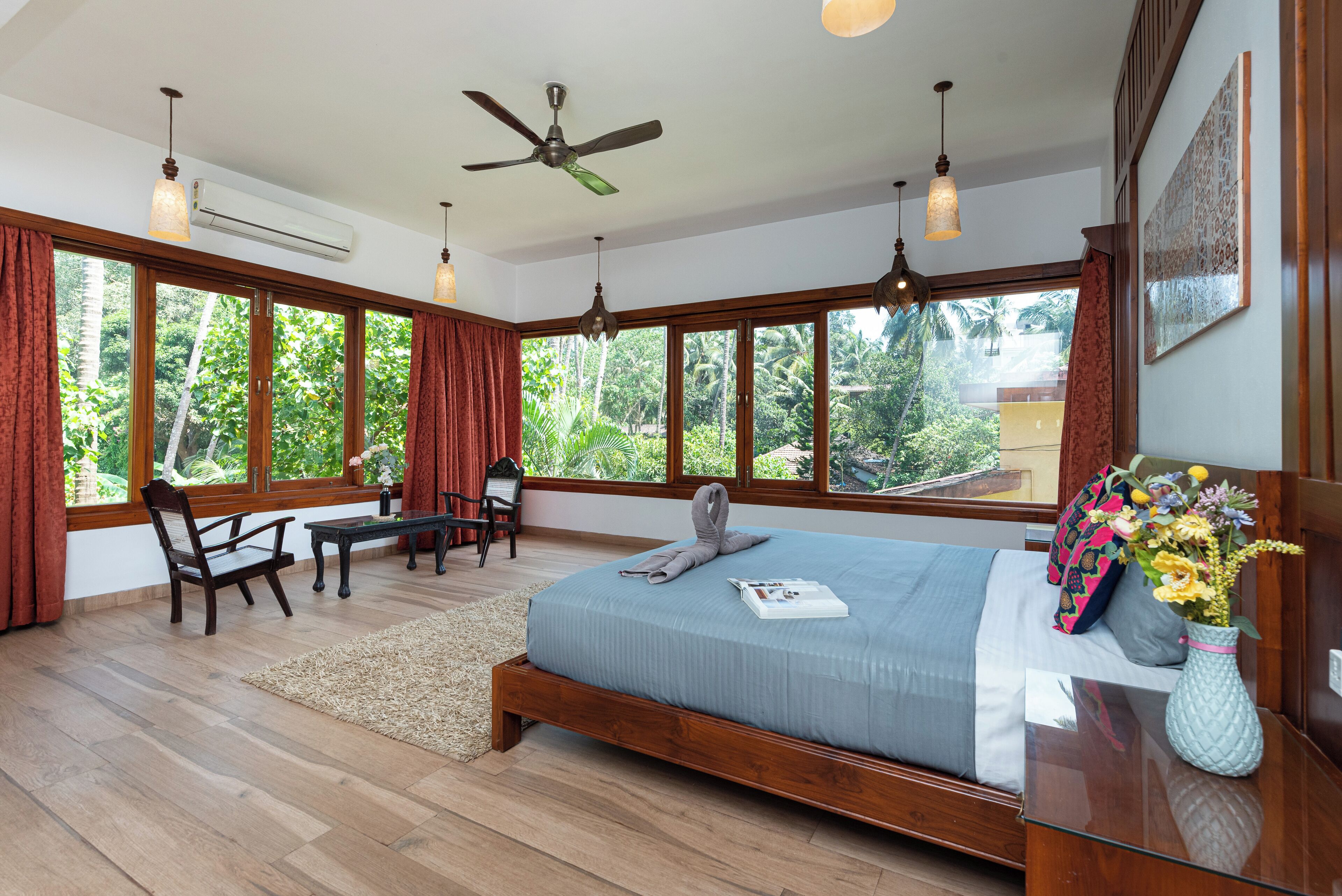 4 bedrooms, in-room safe, iron/ironing board, free WiFi
