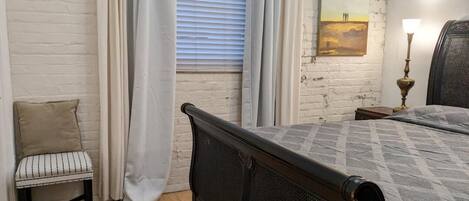 1 habitación, escritorio, tabla de planchar con plancha y wifi gratis