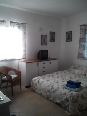 Strykjärn/strykbräda, gratis wi-fi och sängkläder