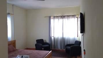 1 habitación, tabla de planchar con plancha y internet