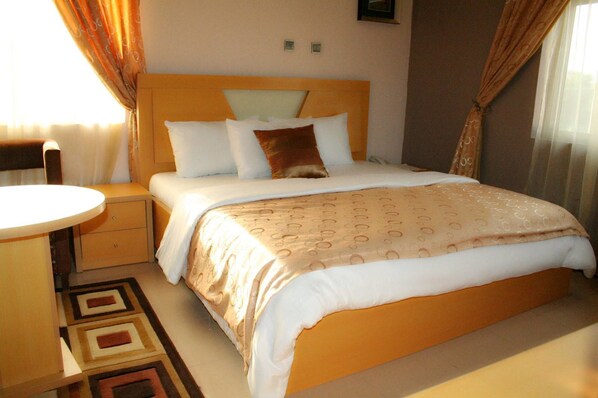 Double Room (World Traveler I)