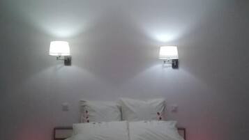 Double Room | Individually decorated, individually furnished, desk, soundproofing